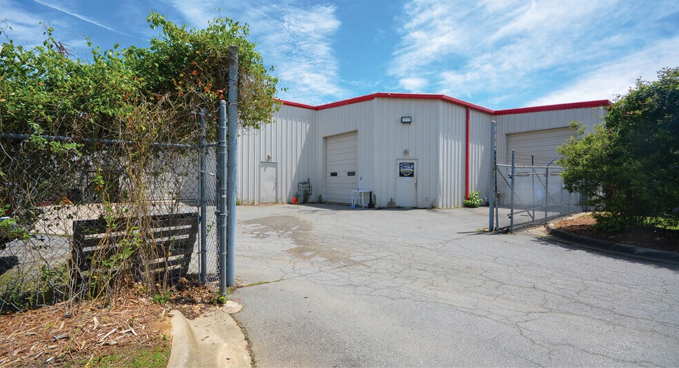 More Photos Of 7473 Warden Rd, North Little Rock Auto Repair For Sale