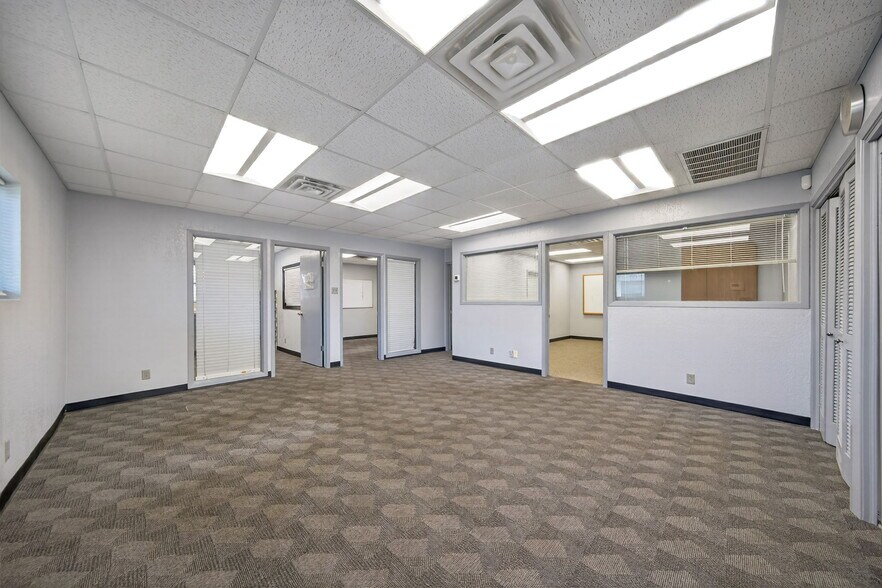 More Photos Of 1102 W Laurel St, San Antonio Warehouse For Lease