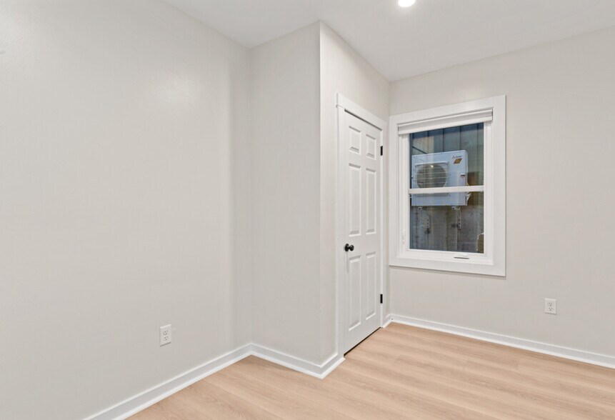 More Photos Of 69 Newbury St, Portland Storefront Retail Residential For Sale