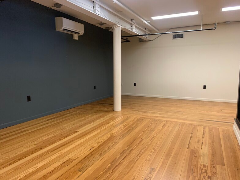 More Photos Of 120 W 2nd St, Taylor General Retail For Sale