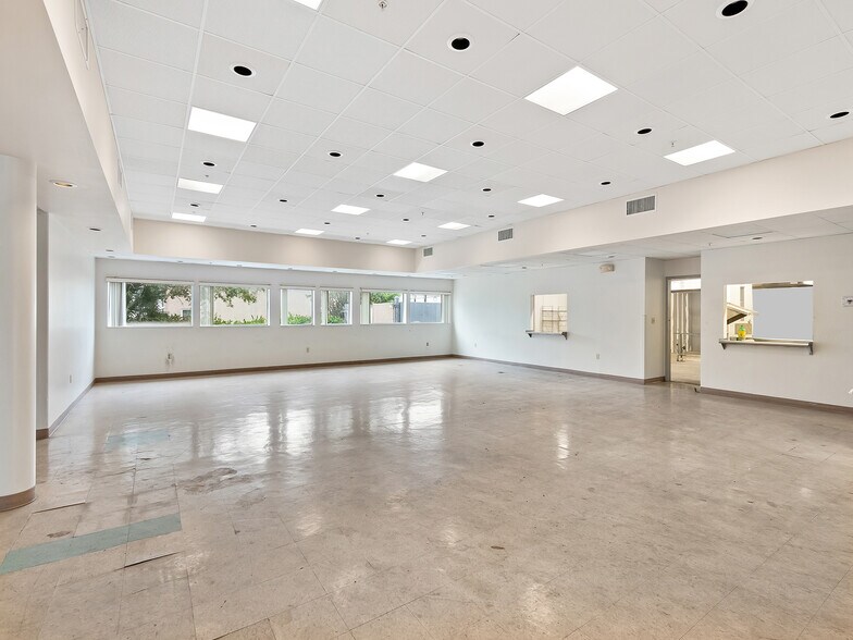 More Photos Of 1299 E Oakland Park Blvd, Oakland Park Office For Sale