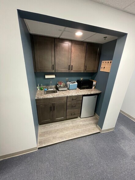 More Photos Of 100 Conifer Hill Dr, Danvers Office For Lease