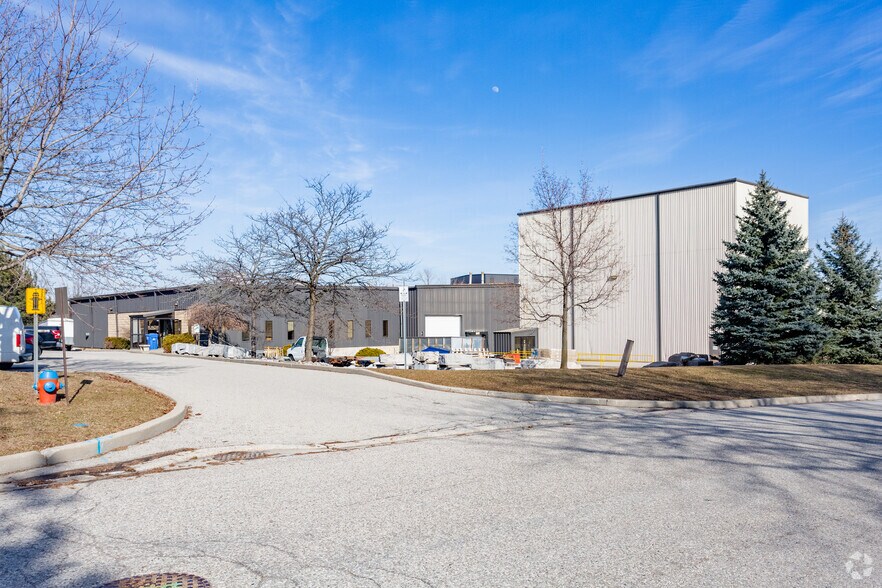 More Photos Of 5325 Harvester Rd, Burlington Warehouse For Lease