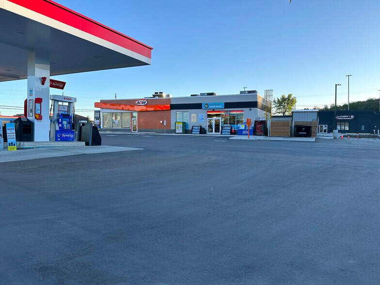 More Photos Of 10 Hops Dr, Algonquin Highlands General Retail For Lease