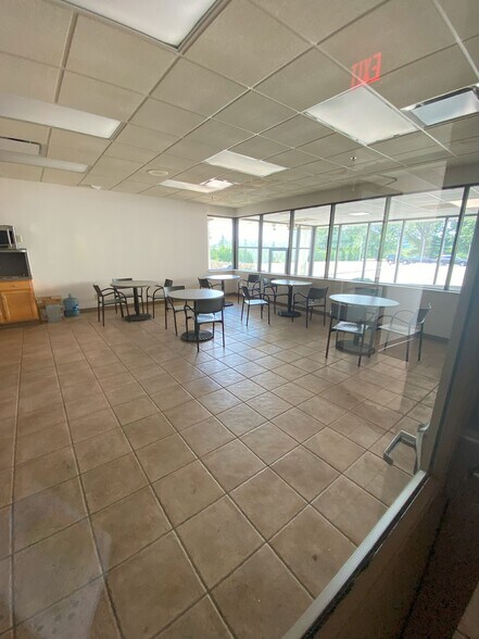 More Photos Of 8050 Freedom Ave, North Canton Warehouse For Lease