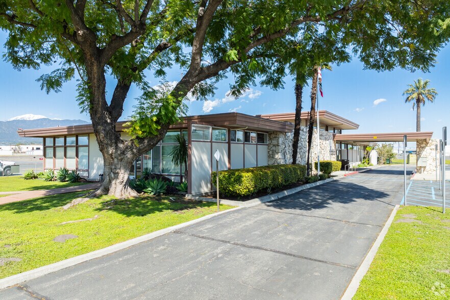 More Photos Of 1615 McKinley Ave, La Verne Airport For Lease