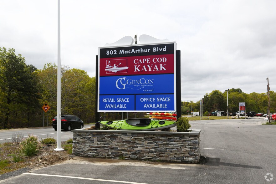 More Photos Of 802 Macarthur Blvd, Pocasset Storefront Retail Office For Lease