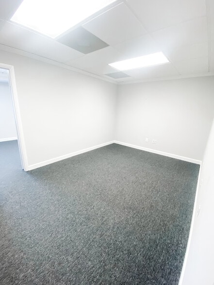 More Photos Of 119 SW Maynard Rd, Cary Office For Sale