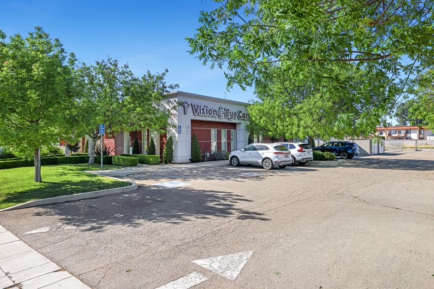 More Photos Of 5781 E Kings Canyon Rd, Fresno Medical For Sale