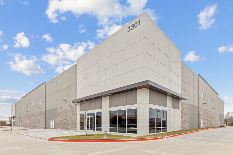 More Photos Of 3301 Enterprise Dr, Rowlett Warehouse For Sale