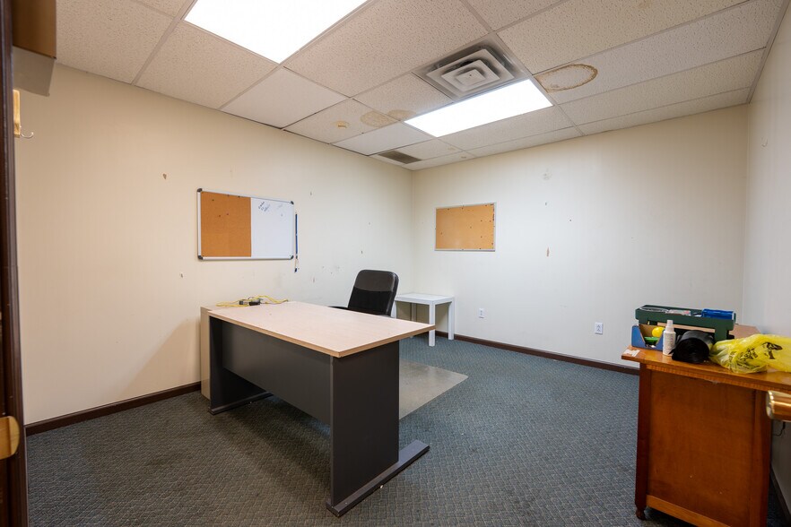More Photos Of 7419 Washington Ave, Pittsburgh Office For Lease