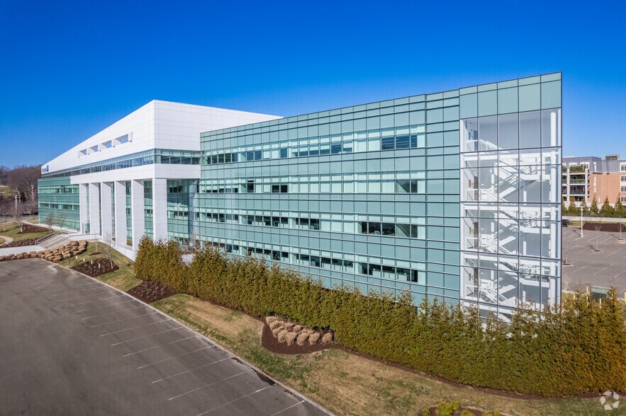 More Photos Of 3400 New Hyde Park Rd, New Hyde Park Office For Lease