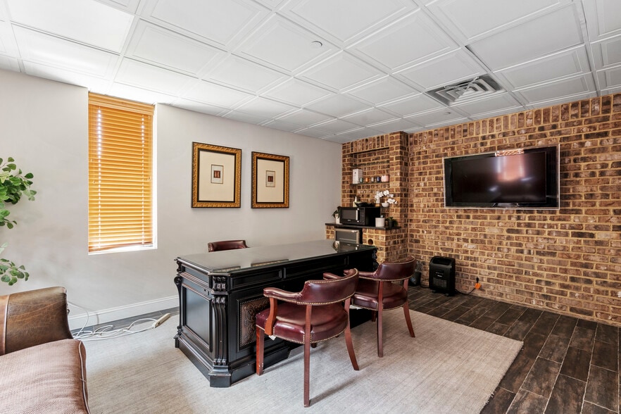 More Photos Of 4865 Arthur Kill Rd, Staten Island Warehouse For Sale