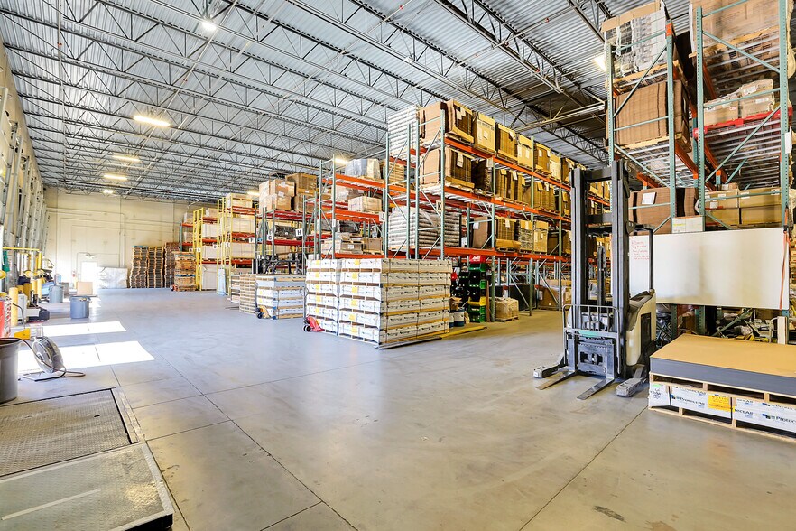 More Photos Of 5555 Joliet St, Denver Warehouse For Lease