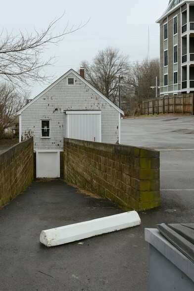 More Photos Of 32 Scranton Ave, Falmouth General Retail For Sale