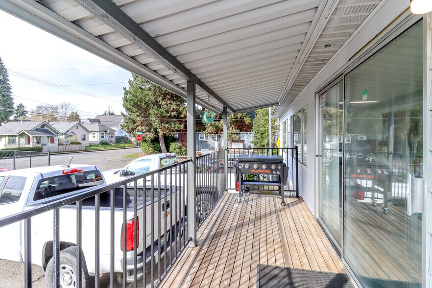 More Photos Of 1710 6th St, Bremerton Office For Sale