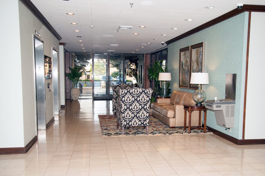 More Photos Of 1 Village Dr, Abilene Office For Lease