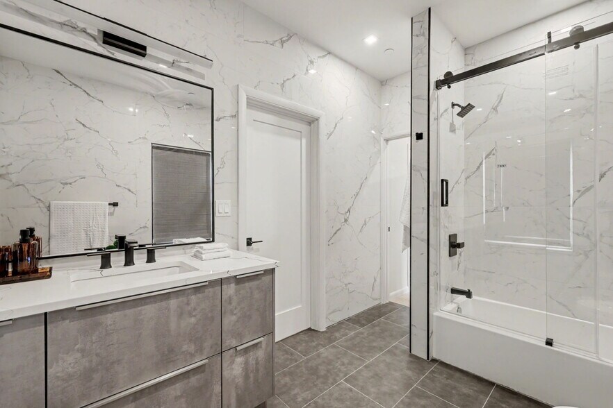 More Photos Of 63 Church St, Greenwich Apartments For Sale