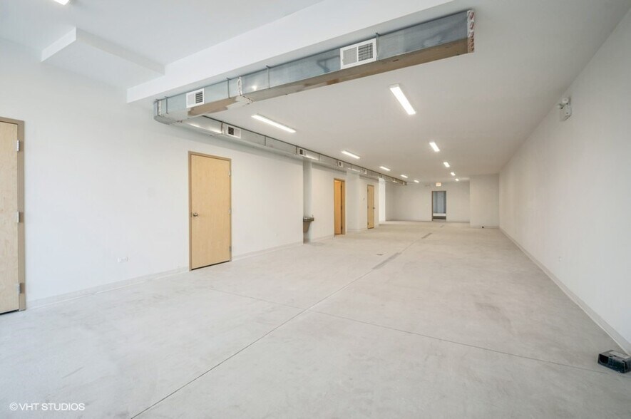 More Photos Of 1015 W Grand Ave, Chicago Storefront Retail Office For Lease