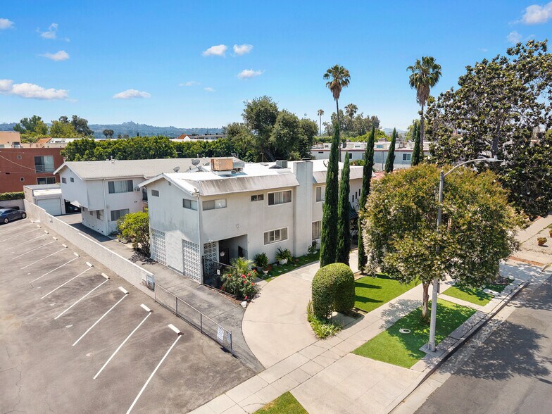 More Photos Of 11130 Huston St, North Hollywood Apartments For Sale