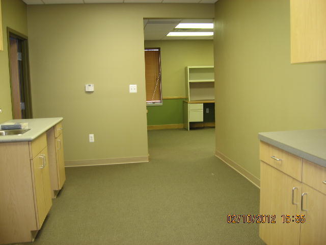 More Photos Of 21291 Hilltop St, Southfield Research And Development For Lease