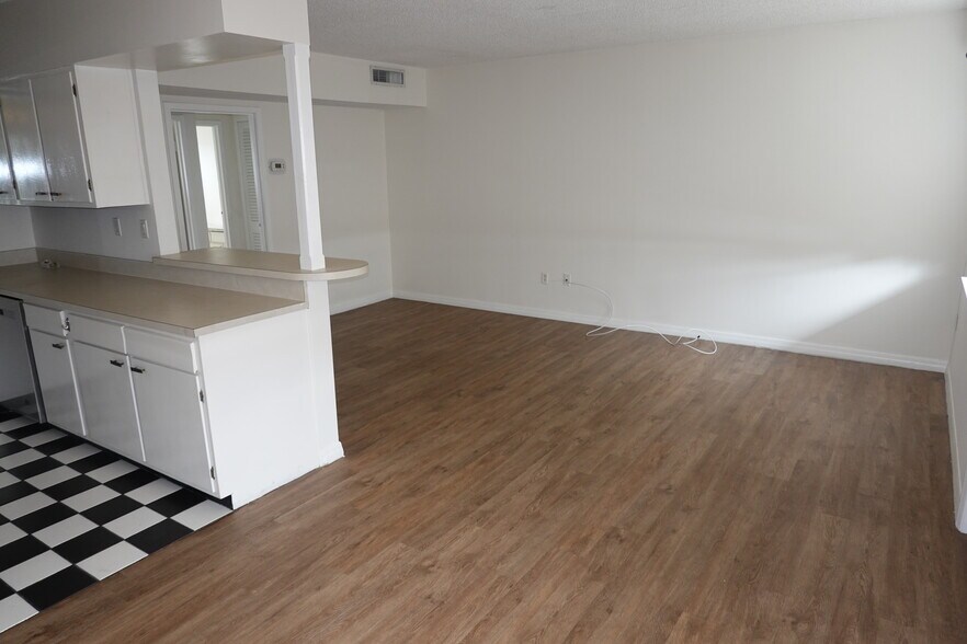 More Photos Of 2887 S Osceola Ave, Orlando Office For Sale