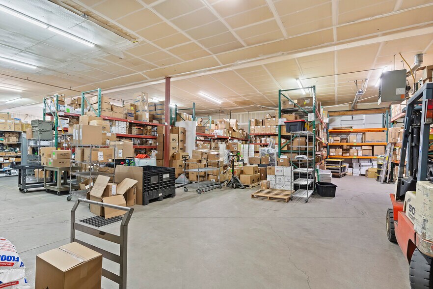 More Photos Of 1704 W 2550 S, Ogden Showroom For Lease