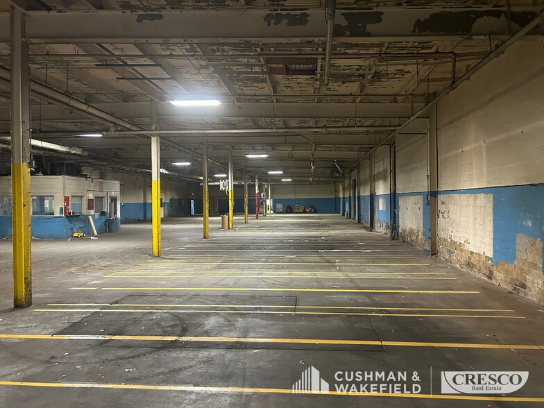 More Photos Of 5200 Harvard Ave, Newburgh Heights Warehouse For Sale