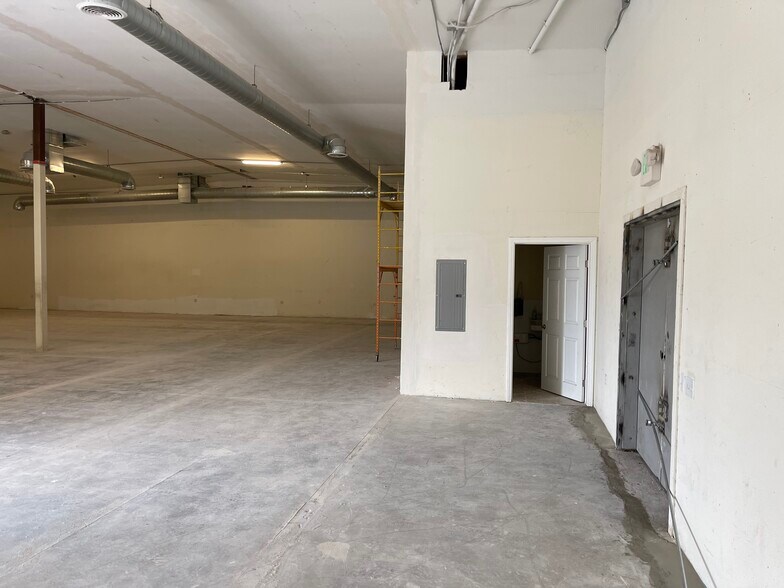 More Photos Of 961 W Compton Blvd, Compton Freestanding For Sale