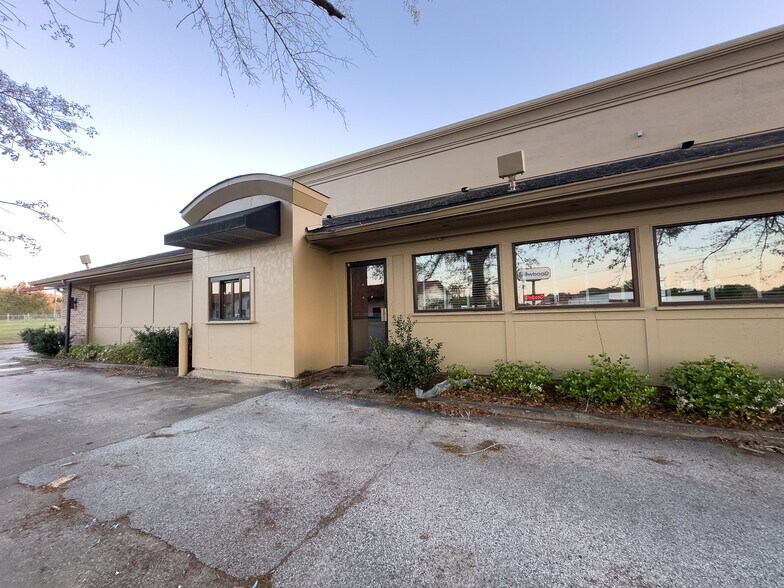 More Photos Of 1329 Main St, Chipley Restaurant For Lease