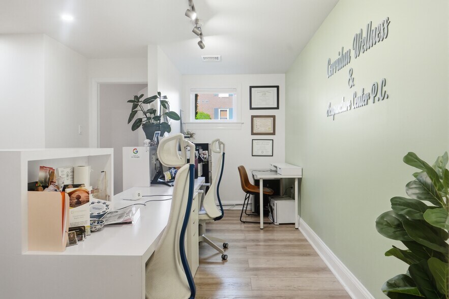 More Photos Of 5520-5532 Hempstead Way, Springfield Office For Sale