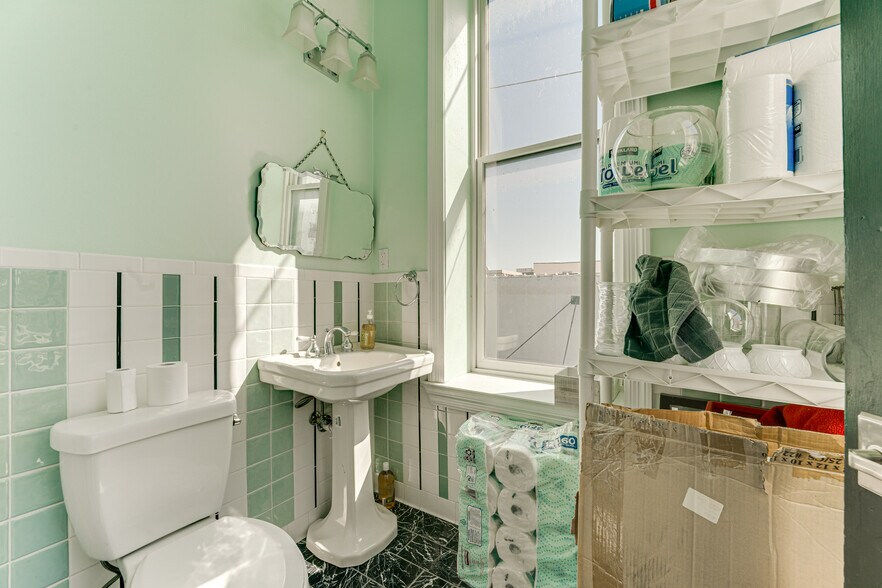 More Photos Of 1008 E 15th St, Plano Storefront Retail Office For Sale