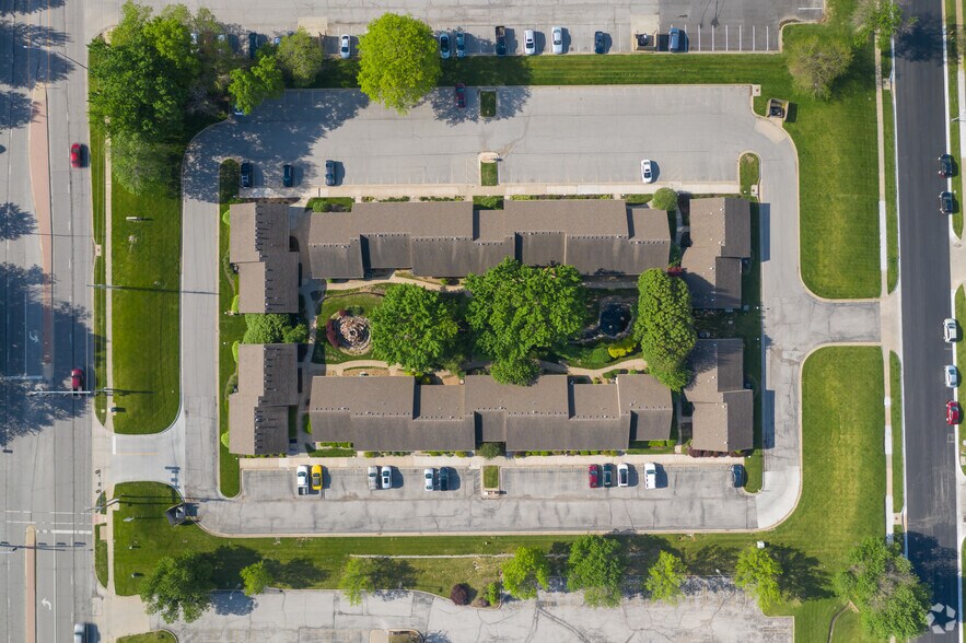 More Photos Of 501 N Mur Len Rd, Olathe Medical For Sale