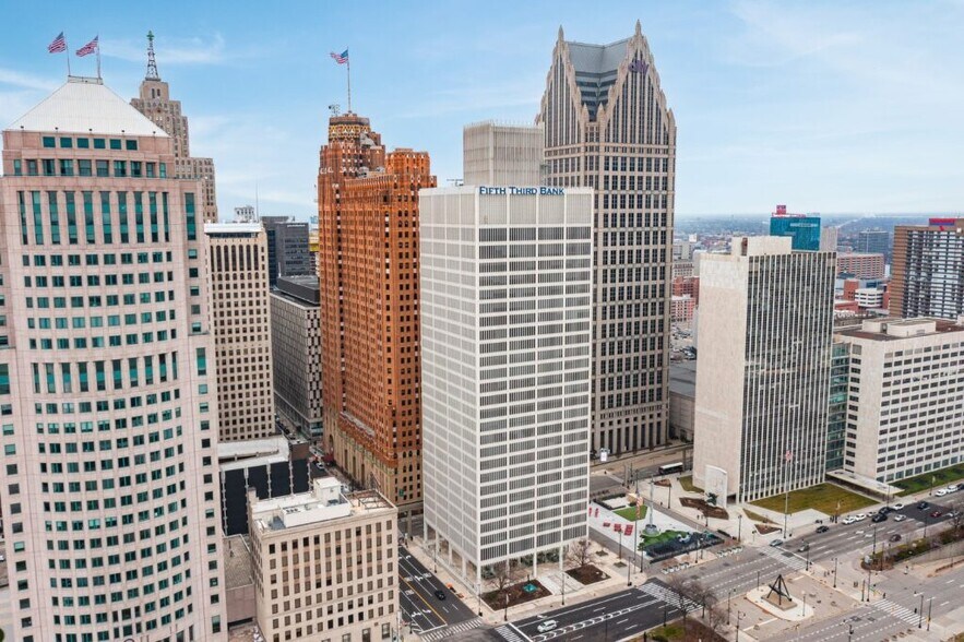 More Photos Of 1 Woodward Ave, Detroit Office For Lease