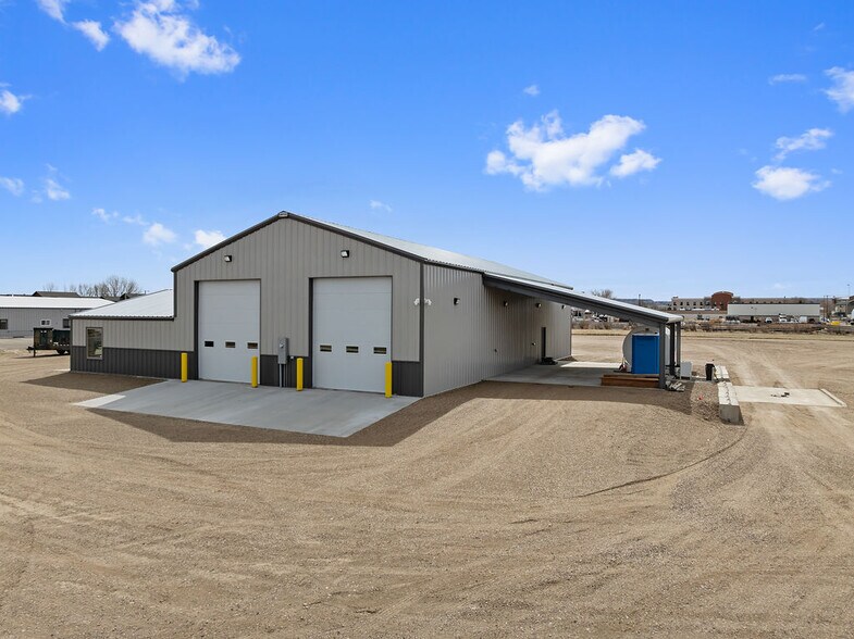 Primary Photo Of 2051 2051 N Merrill Ave ave, Glendive Industrial For Lease