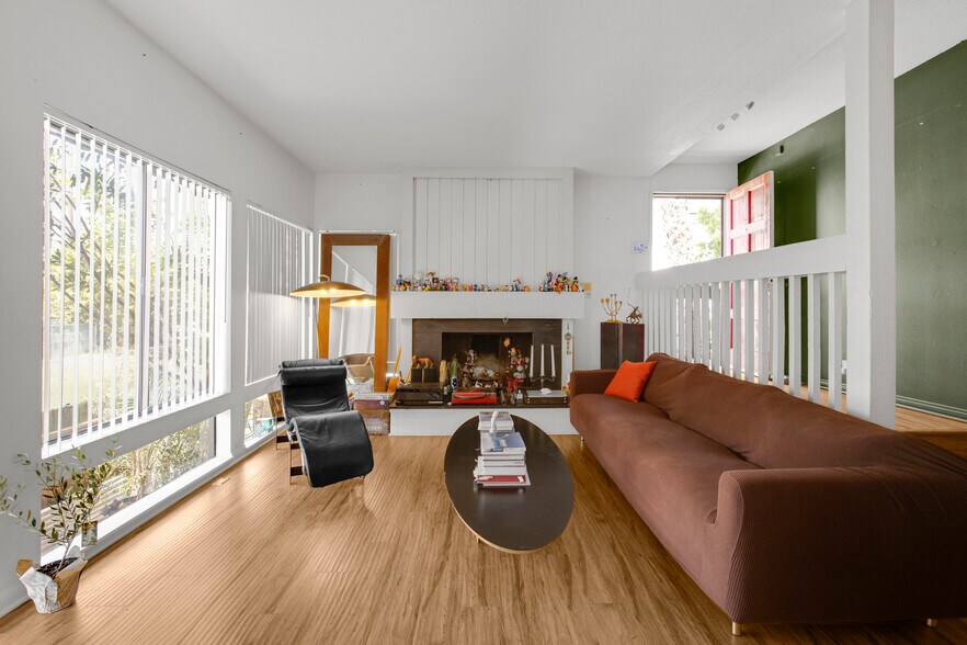 More Photos Of 3903-3905 Via Dolce, Marina del Rey, CA 90292 Via, Marina del Rey Apartments For Sale