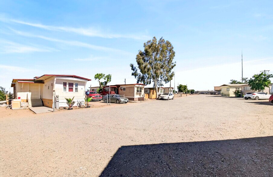 More Photos Of 11398 Bartlett Ave, Adelanto Contractor Storage Yard For Sale