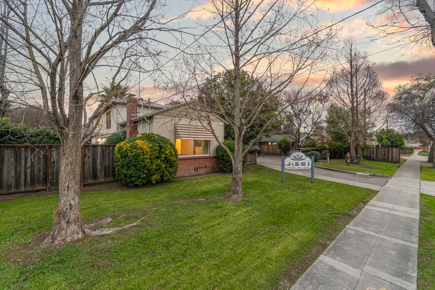 More Photos Of 24954 Cypress Ave, Hayward Multifamily For Sale