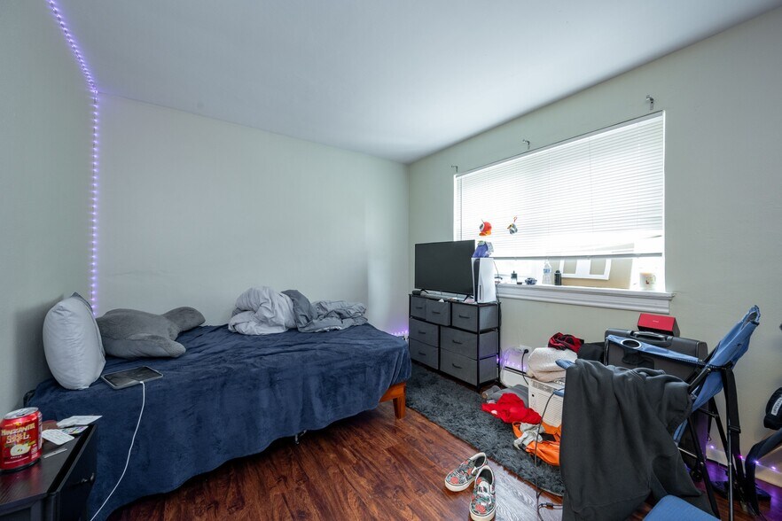 More Photos Of 726 W Roy Dr, Villa Park Apartments For Sale