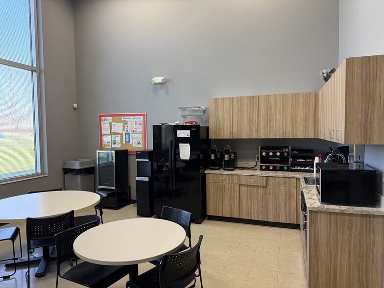 More Photos Of 5905 Decatur Blvd, Indianapolis Warehouse For Sale