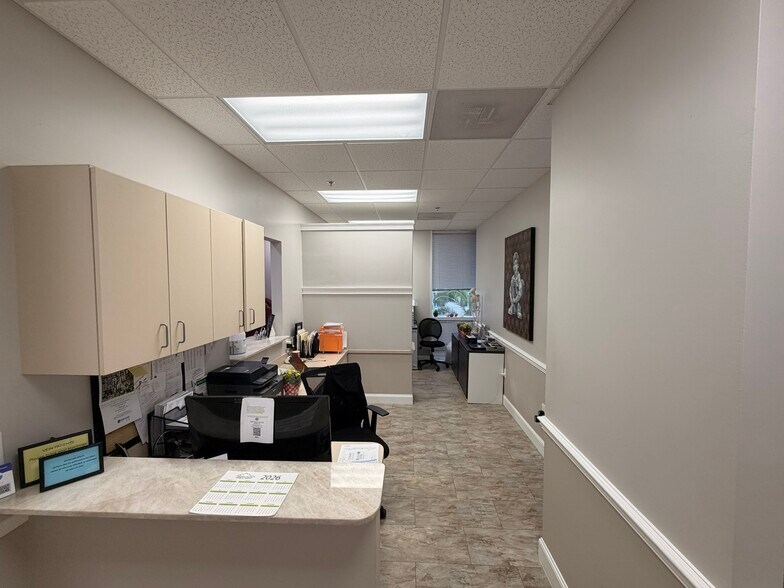 More Photos Of 670 Glades Rd, Boca Raton Medical For Sale