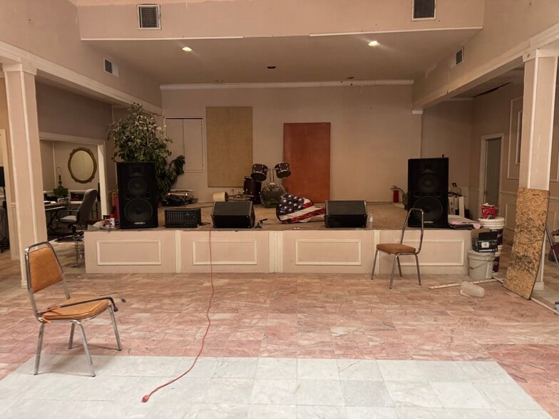 More Photos Of 5824 Doniphan Dr, El Paso General Retail For Sale