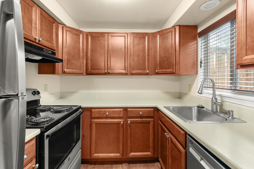 More Photos Of 430 Metzler St, Molalla Apartments For Sale