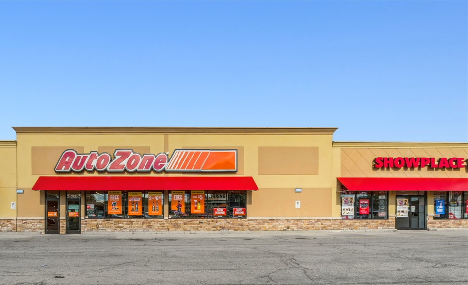 More Photos Of 432-634 S Burnett Rd, Springfield General Retail For Sale