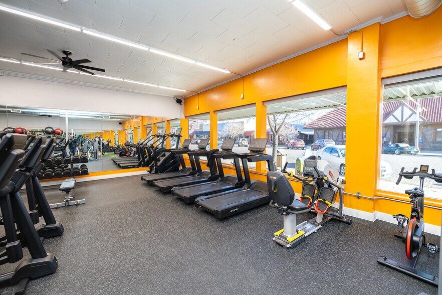 More Photos Of 115 N Main St, Lindsborg General Retail For Sale