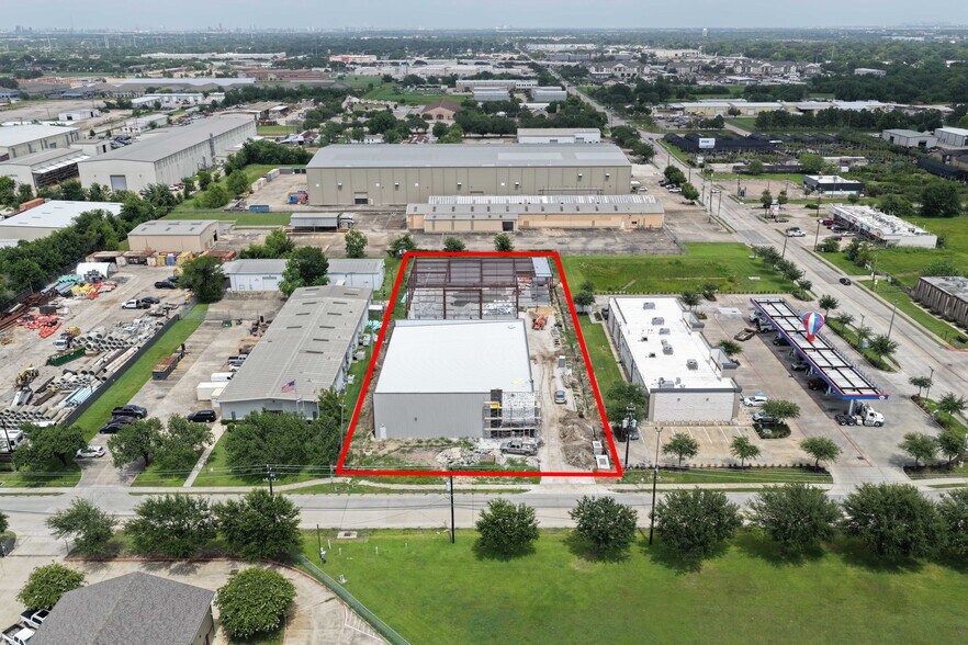More Photos Of 2069 Magnolia Dr, Pasadena Warehouse For Sale