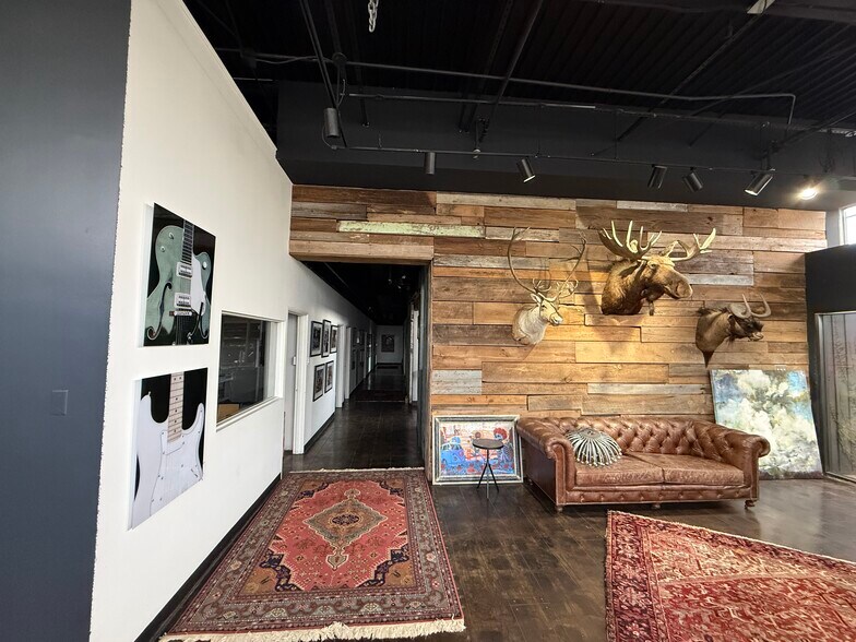 More Photos Of 3029 3rd Ave S, Birmingham Showroom For Lease