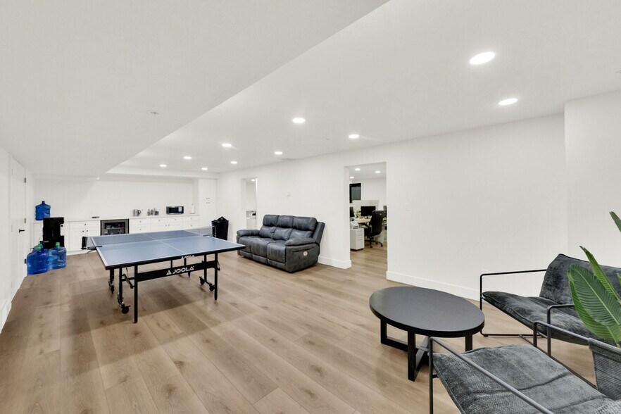 More Photos Of 10885 S State St, Sandy Medical For Sale