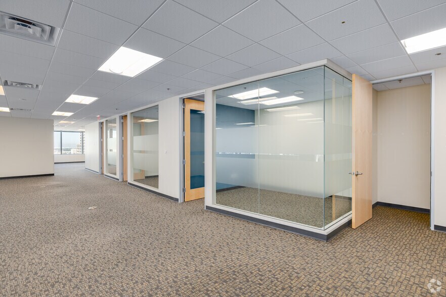 More Photos Of 1 E Washington St, Phoenix Office For Lease