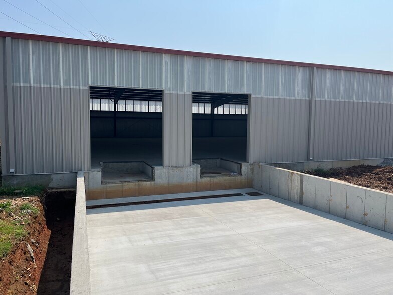 More Photos Of 578 Kelly Rd, Bowling Green Manufacturing For Sale